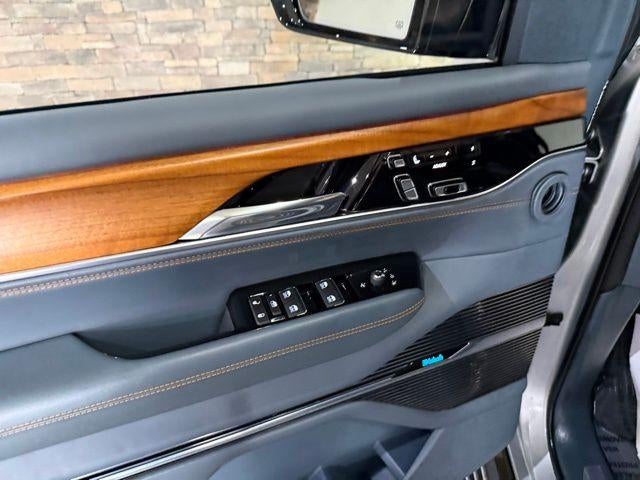 2022 Jeep Grand Wagoneer Series III