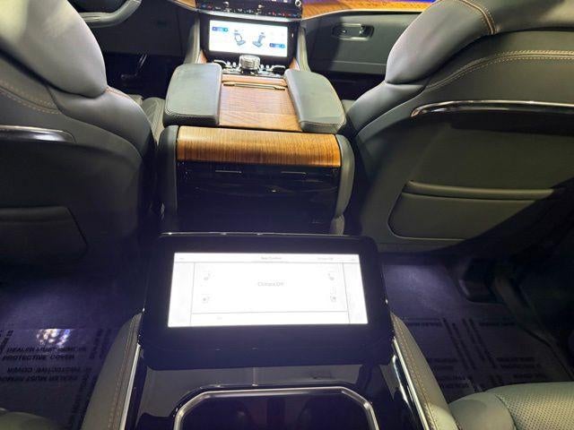 2022 Jeep Grand Wagoneer Series III