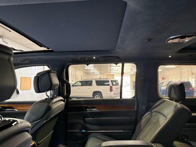 2022 Jeep Grand Wagoneer Series III