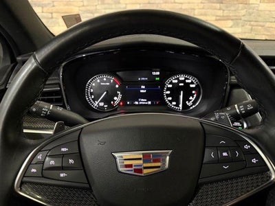 2022 Cadillac XT5 Sport