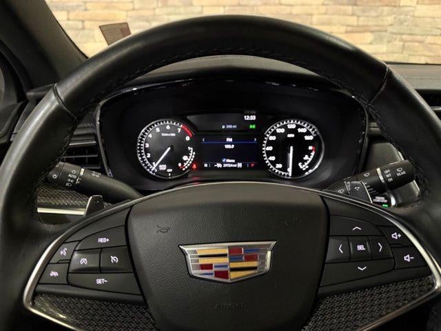 2022 Cadillac XT5 Sport