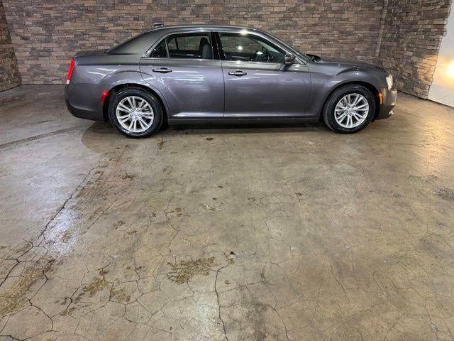 2021 Chrysler 300 Touring L
