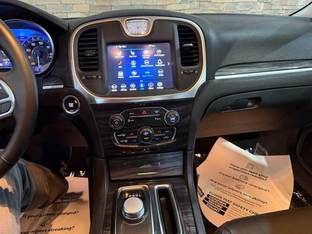 2021 Chrysler 300 Touring L