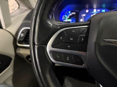 2022 Chrysler Pacifica Hybrid Touring L