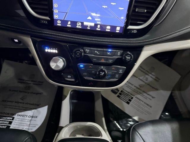2022 Chrysler Pacifica Hybrid Touring L