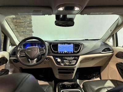 2022 Chrysler Pacifica Hybrid Touring L