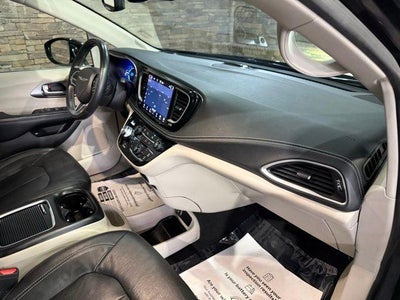 2022 Chrysler Pacifica Hybrid Touring L