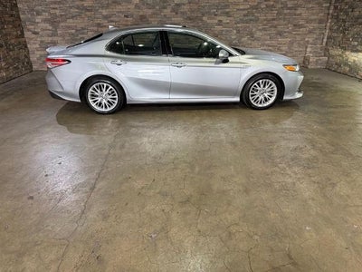 2020 Toyota Camry Hybrid XLE