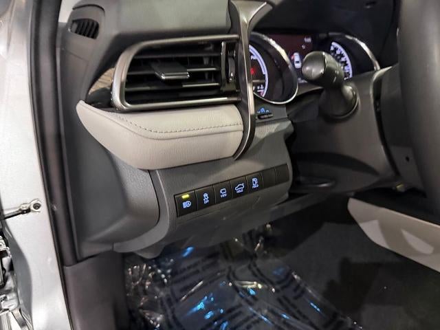 2020 Toyota Camry Hybrid XLE