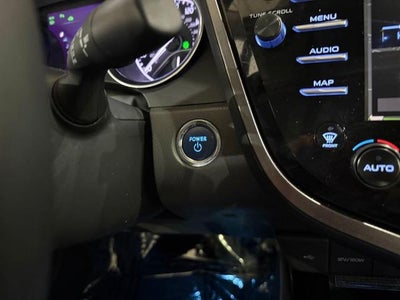 2020 Toyota Camry Hybrid XLE