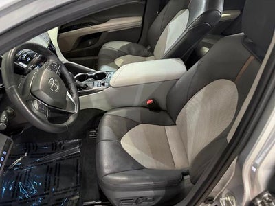 2020 Toyota Camry Hybrid XLE