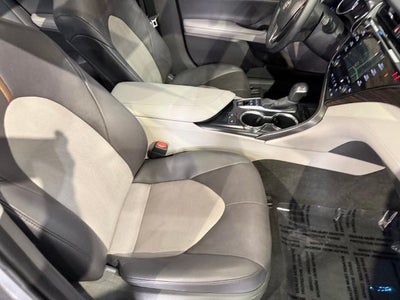 2020 Toyota Camry Hybrid XLE