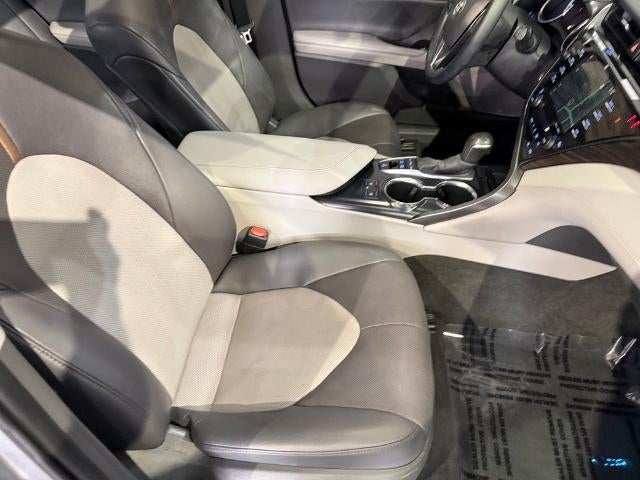 2020 Toyota Camry Hybrid XLE