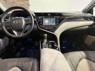 2020 Toyota Camry Hybrid XLE