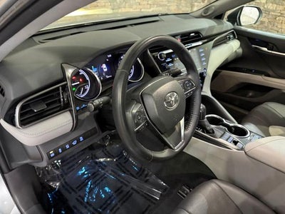 2020 Toyota Camry Hybrid XLE