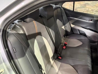 2020 Toyota Camry Hybrid XLE