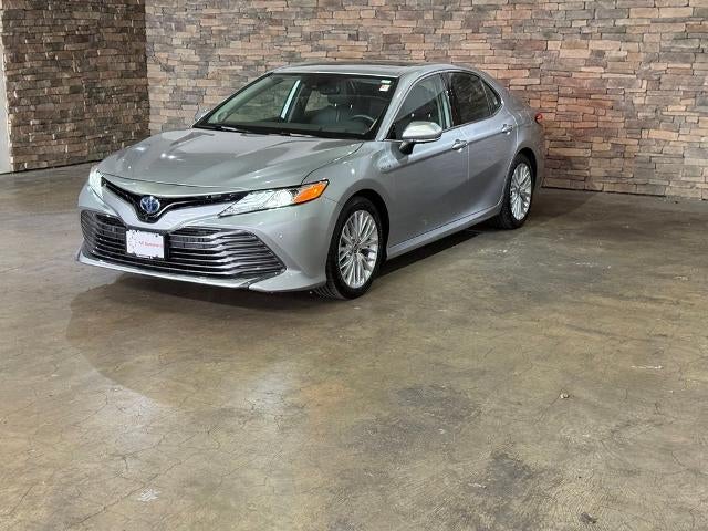 2020 Toyota Camry Hybrid XLE