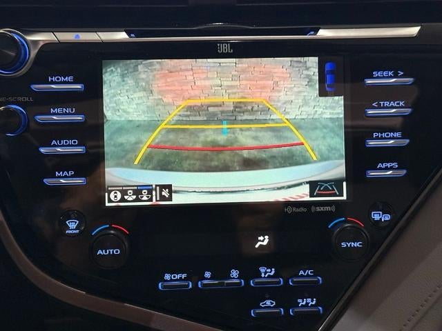 2020 Toyota Camry Hybrid XLE
