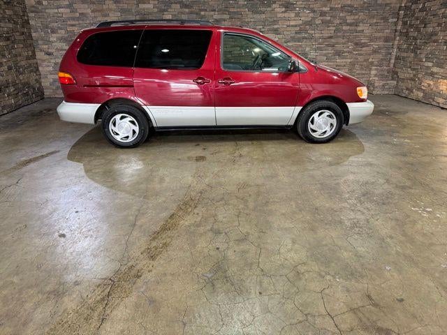 1998 Toyota Sienna LE
