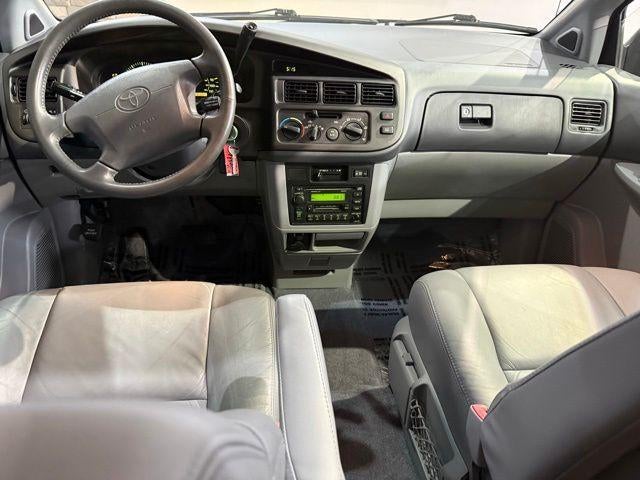 1998 Toyota Sienna LE