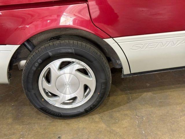 1998 Toyota Sienna LE