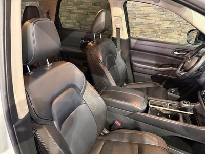 2022 Nissan Pathfinder SL