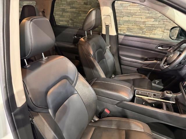 2022 Nissan Pathfinder SL
