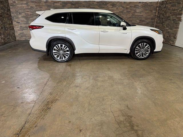 2021 Toyota Highlander Hybrid Platinum