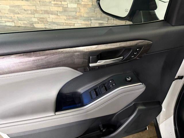 2021 Toyota Highlander Hybrid Platinum
