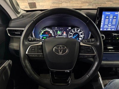 2021 Toyota Highlander Hybrid Platinum