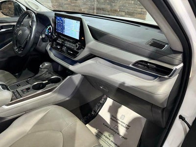 2021 Toyota Highlander Hybrid Platinum