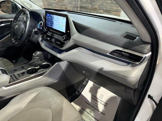 2021 Toyota Highlander Hybrid Platinum