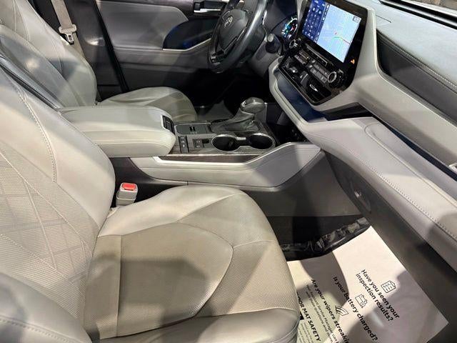 2021 Toyota Highlander Hybrid Platinum