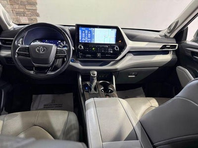 2021 Toyota Highlander Hybrid Platinum