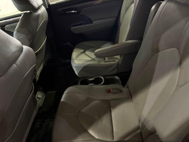 2021 Toyota Highlander Hybrid Platinum