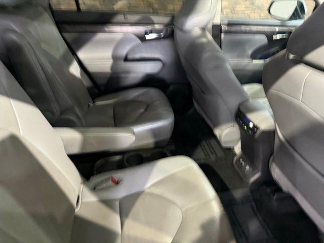 2021 Toyota Highlander Hybrid Platinum