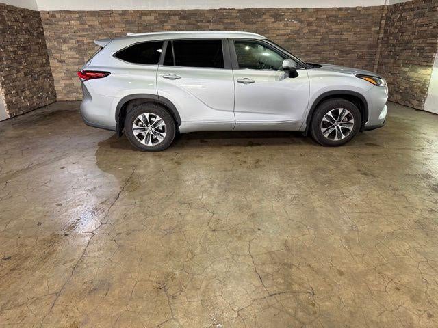 2025 Toyota Highlander Hybrid XLE