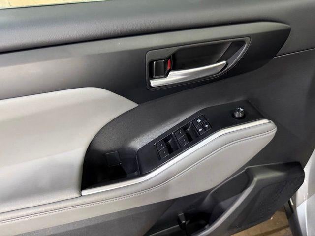 2025 Toyota Highlander Hybrid XLE