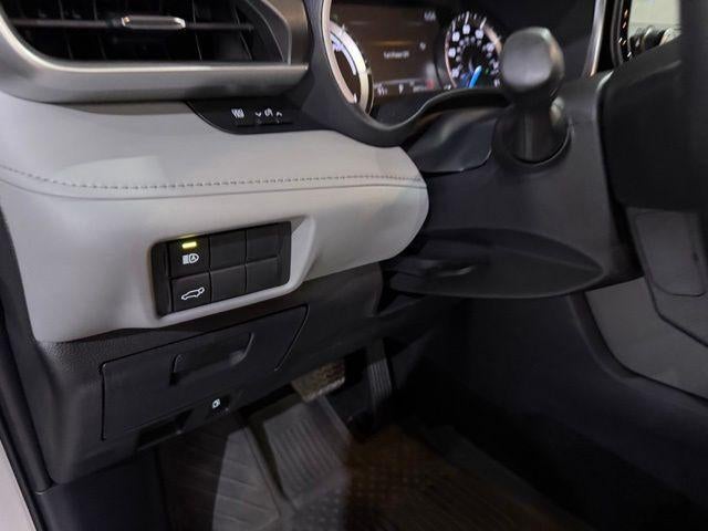 2025 Toyota Highlander Hybrid XLE
