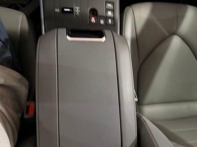 2025 Toyota Highlander Hybrid XLE