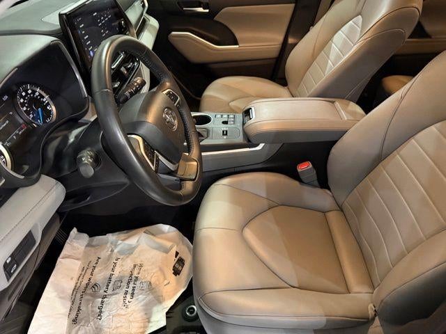 2025 Toyota Highlander Hybrid XLE