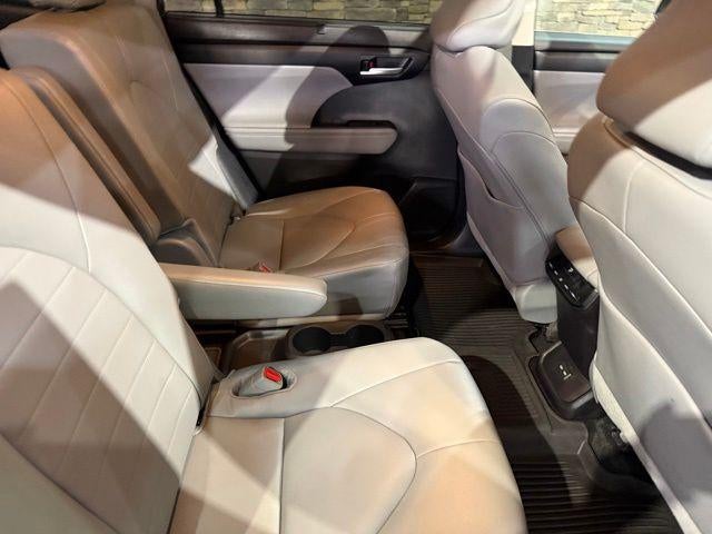 2025 Toyota Highlander Hybrid XLE