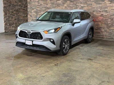 2025 Toyota Highlander Hybrid XLE
