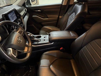 2024 Toyota Highlander LE