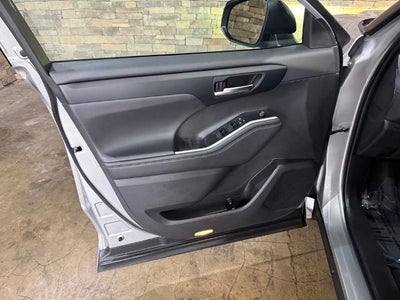 2025 Toyota Highlander LE