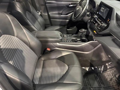 2025 Toyota Highlander LE