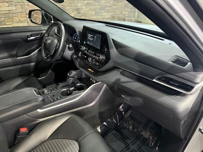 2025 Toyota Highlander LE