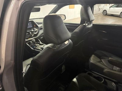 2025 Toyota Highlander LE