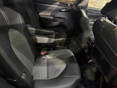 2025 Toyota Highlander LE
