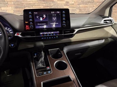 2021 Toyota Sienna LE